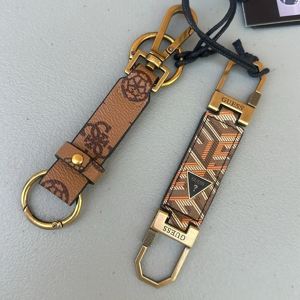 New GUESS KEYCHAINS Keyholder